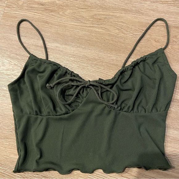 NWOT Green Cropped Tank - Picture 3 of 4